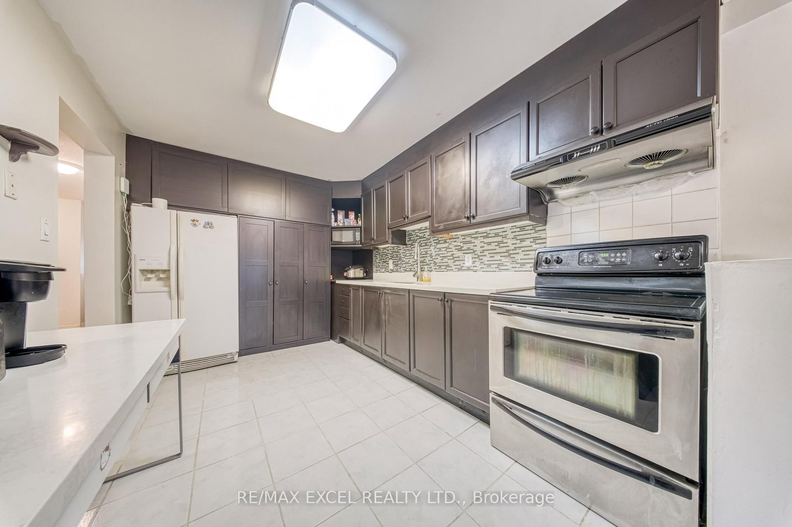 17 Sadlee Cove Crescent • Toronto, ON photo 10