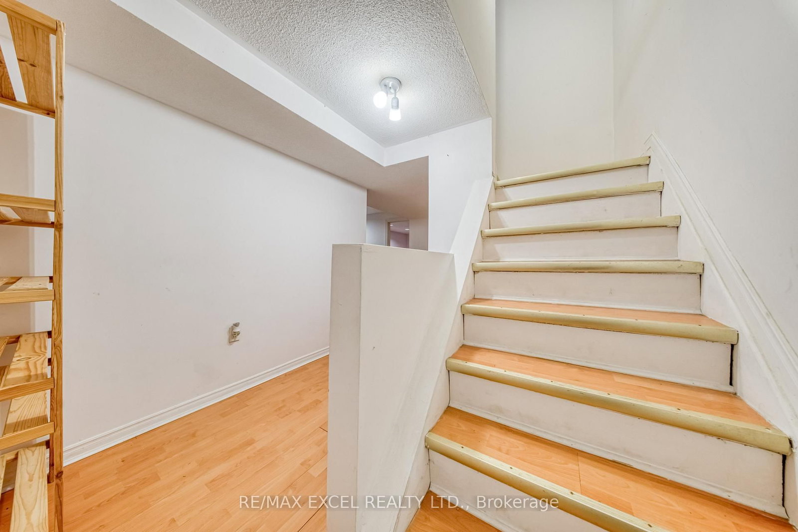 17 Sadlee Cove Crescent • Toronto, ON photo 24