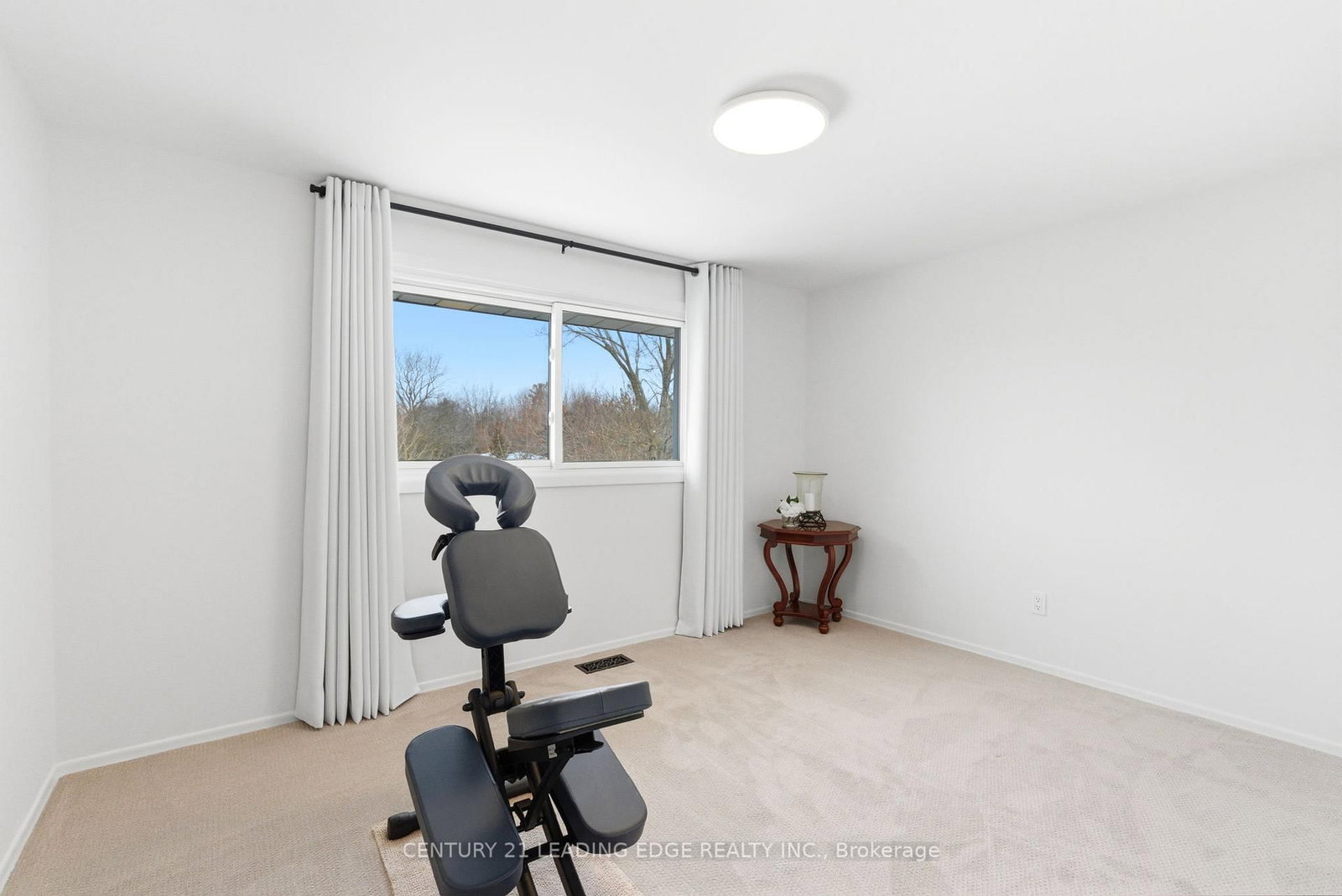 581 Arnhem Drive • Oshawa, ON photo 26