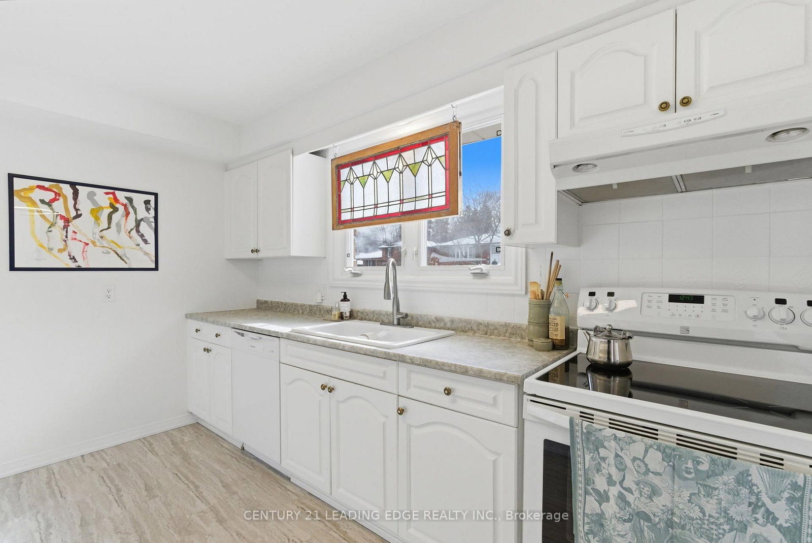 581 Arnhem Drive • Oshawa, ON photo 8