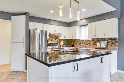 6 Fawn Court • Whitby, ON photo 9