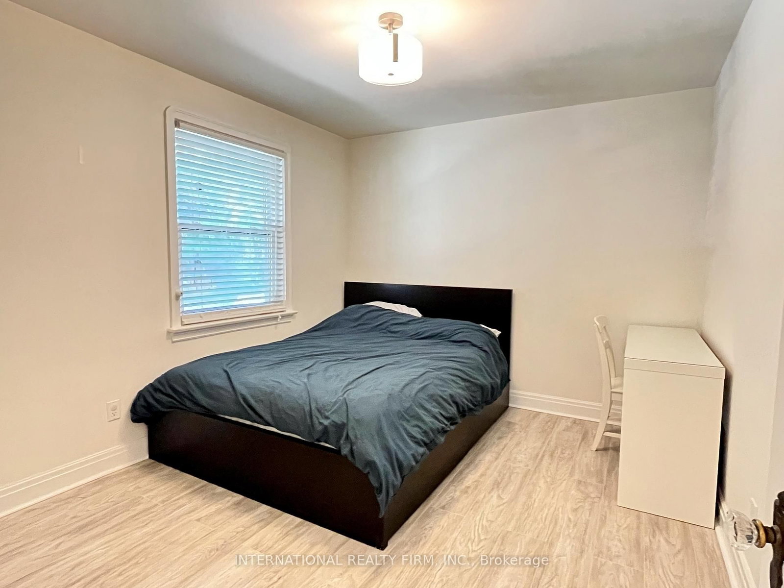 688 Sammon Avenue • Toronto, ON photo 23
