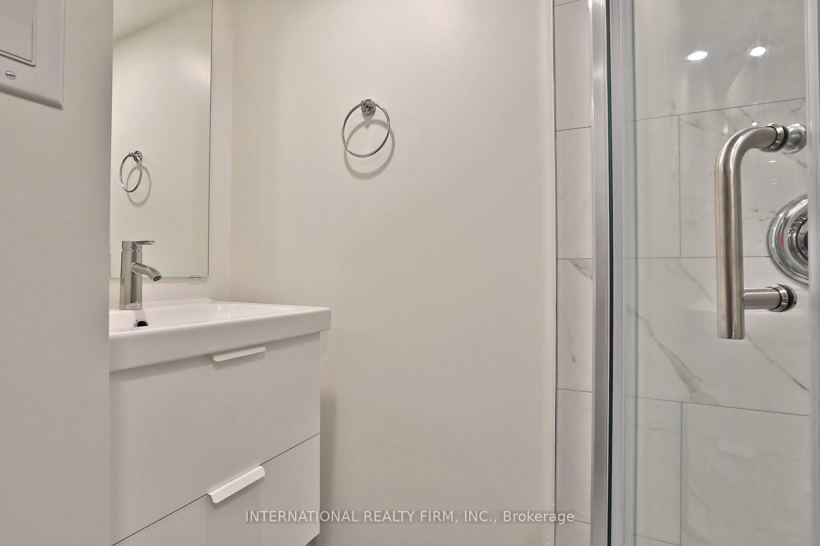 688 Sammon Avenue • Toronto, ON photo 39