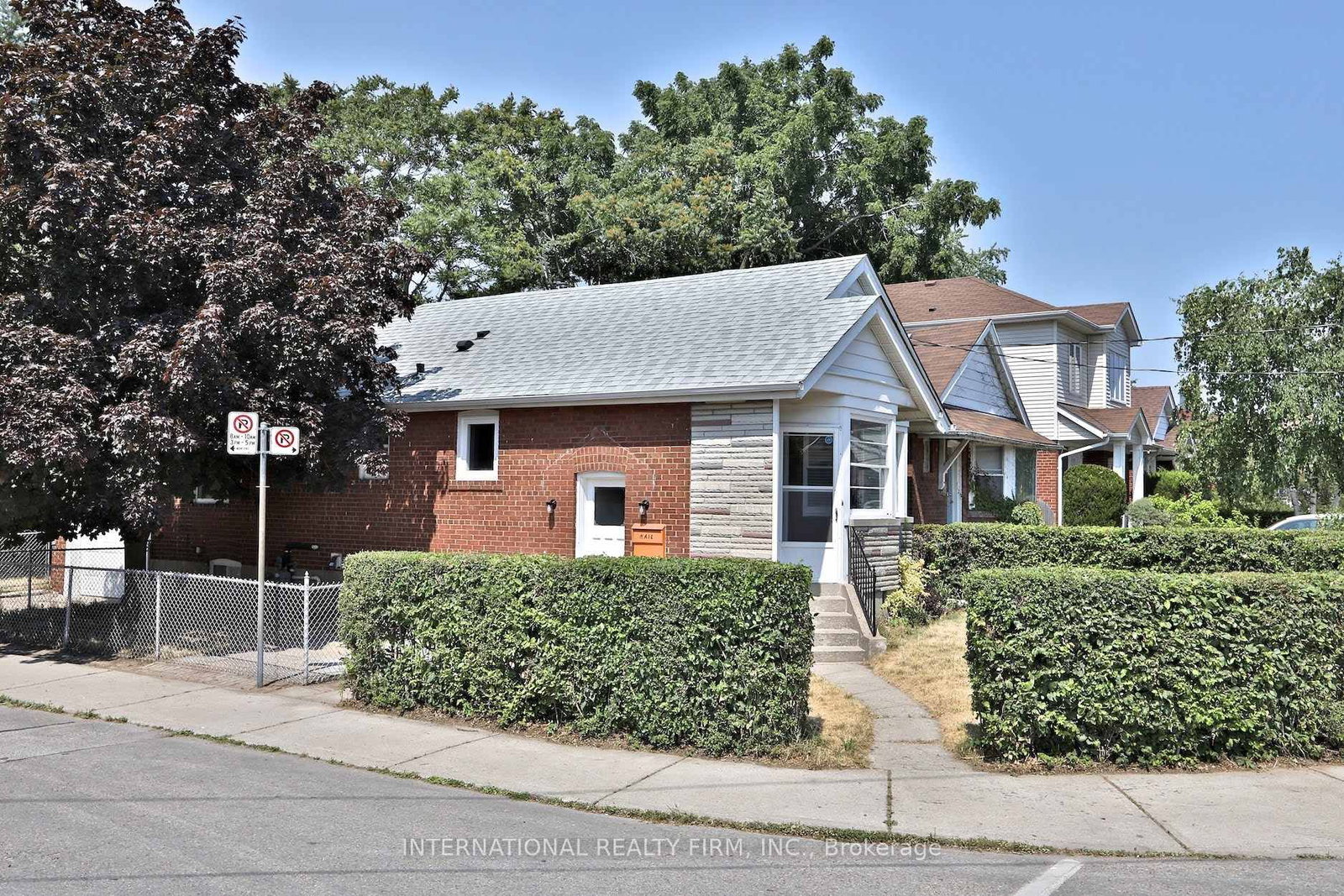 688 Sammon Avenue • Toronto, ON photo 41
