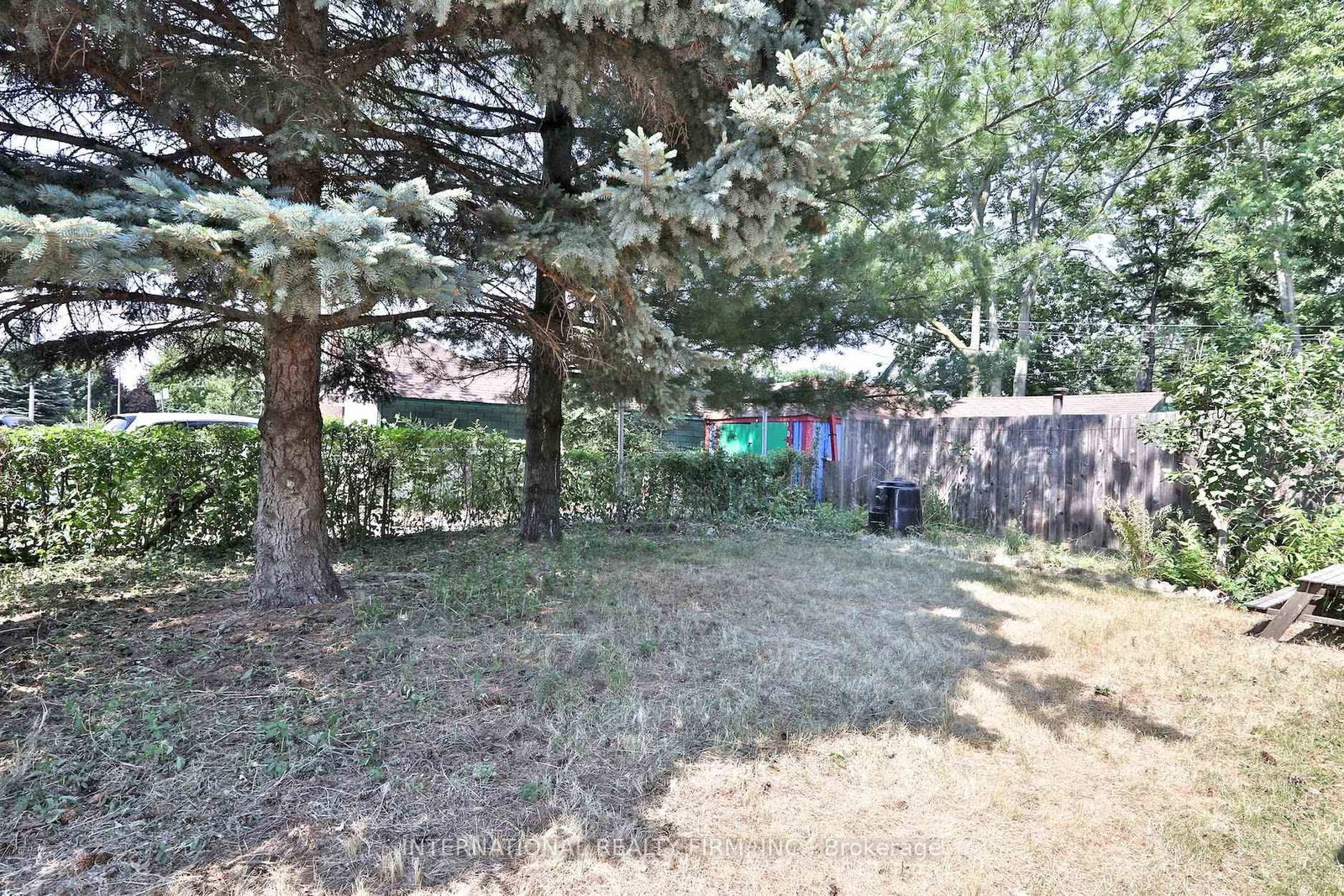 688 Sammon Avenue • Toronto, ON photo 44