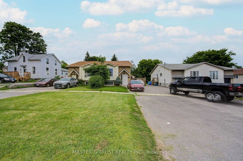 1179 Simcoe Street S