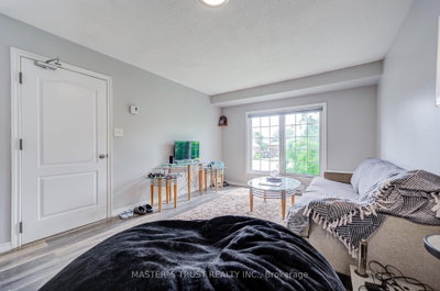1179 S Simcoe Street • Oshawa, ON photo 5