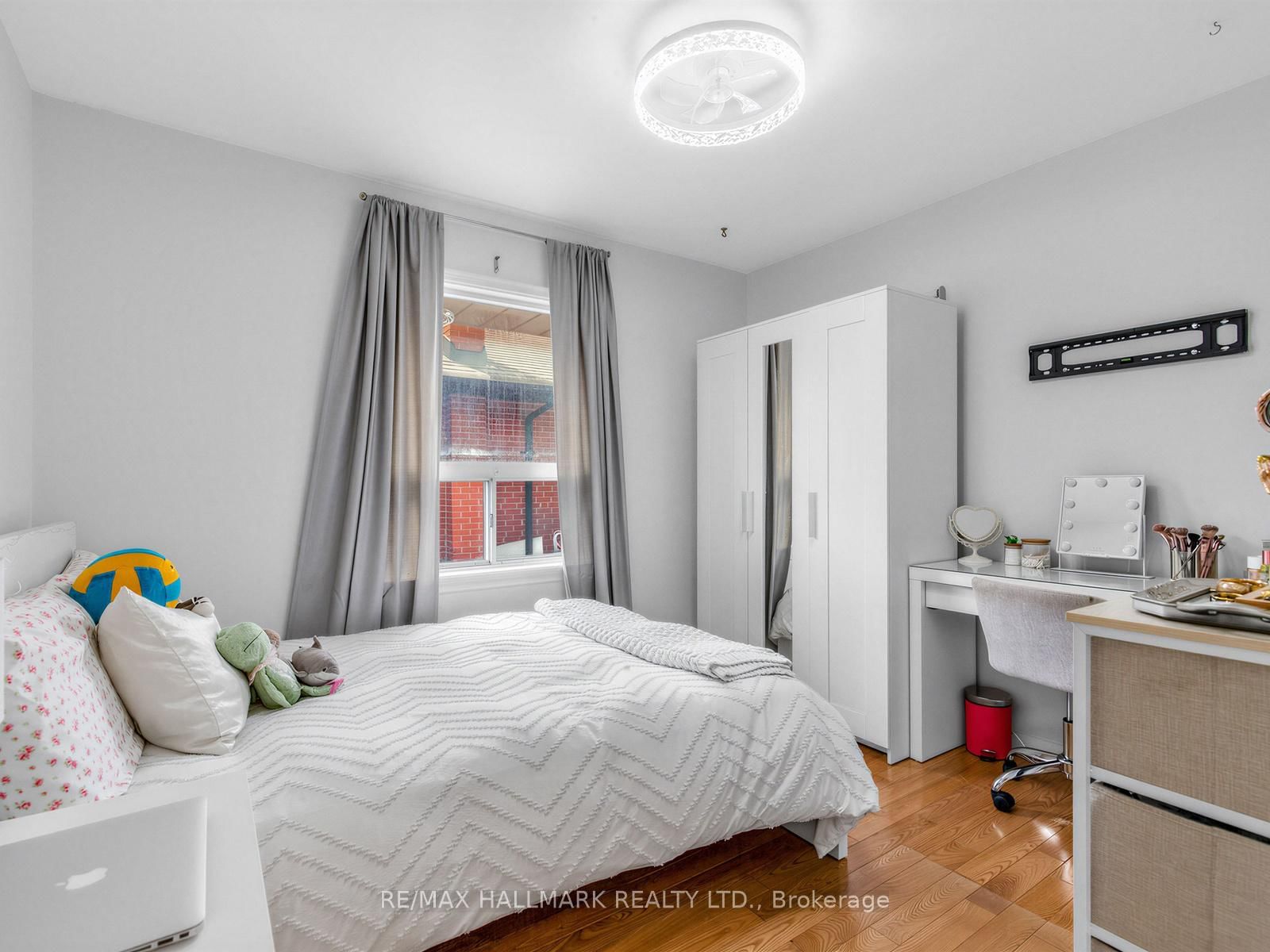 7 Penworth Road • Toronto, ON photo 10