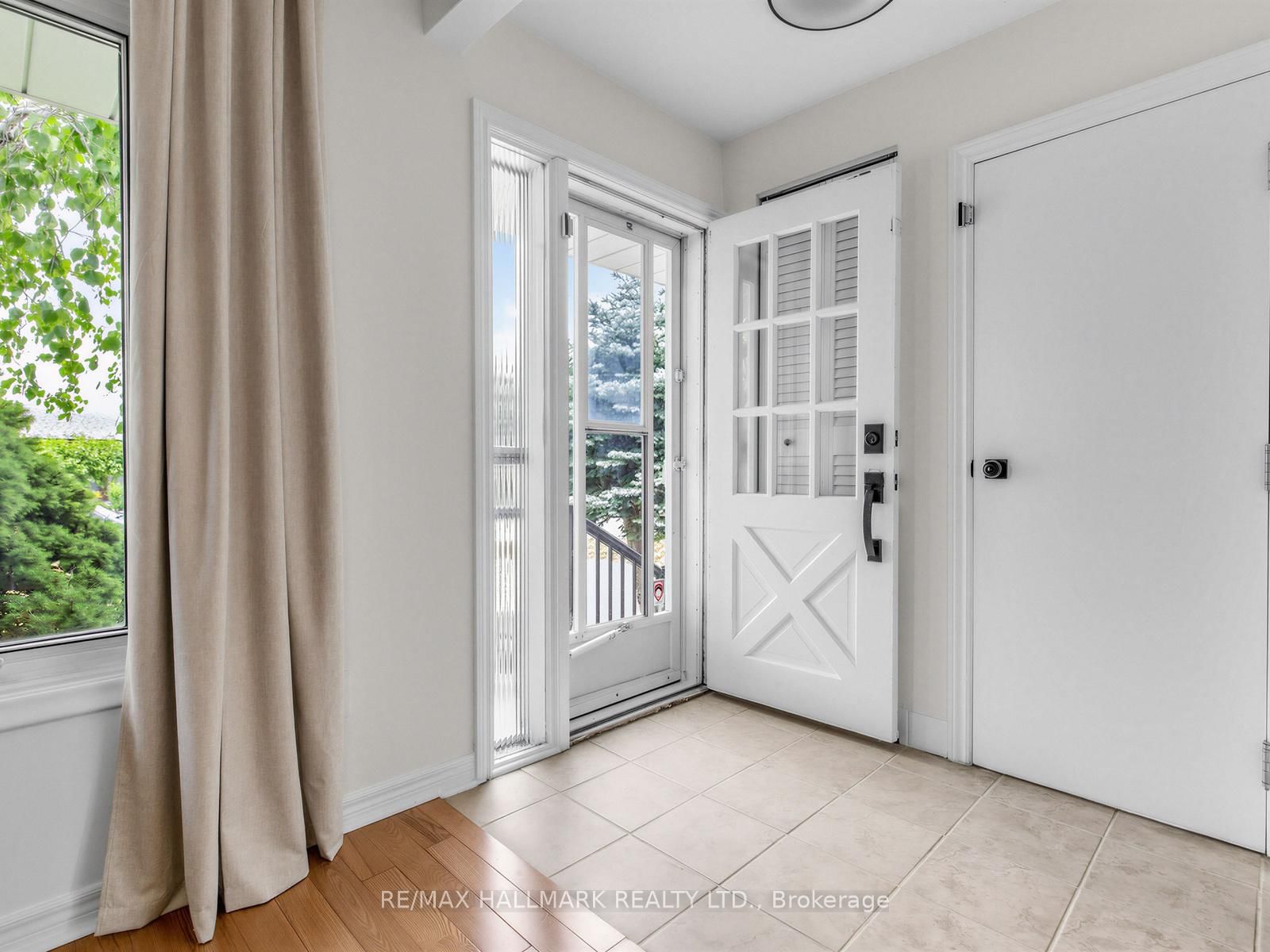 7 Penworth Road • Toronto, ON photo 3