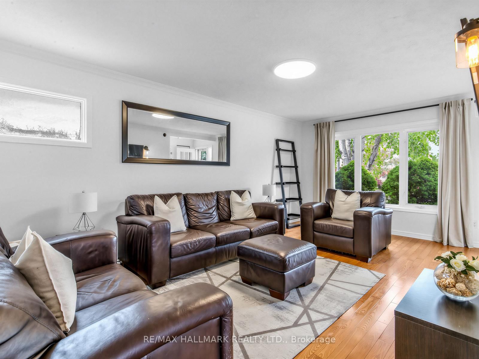 7 Penworth Road • Toronto, ON photo 4
