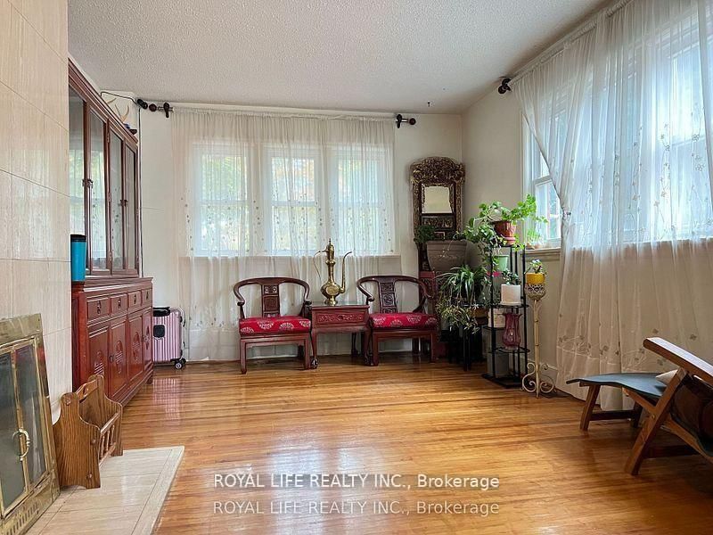 33 Agincourt Drive • Toronto, ON photo 11