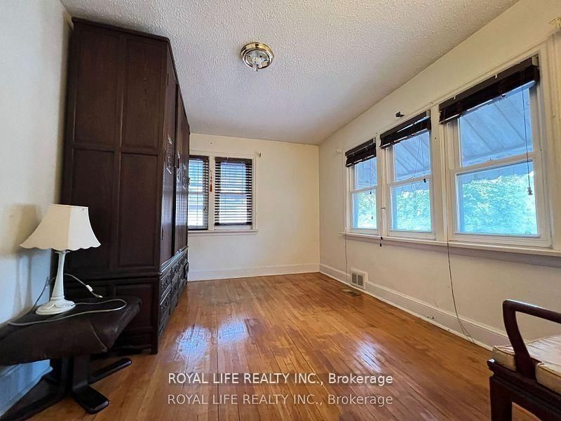 33 Agincourt Drive • Toronto, ON photo 7