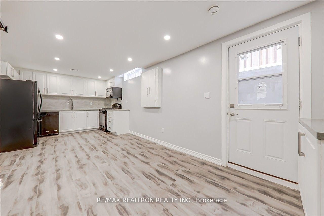BSMT - 635 BECKWORTH Square, Pickering 5