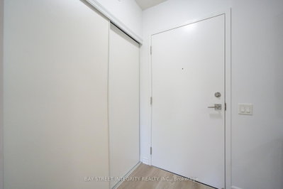 Unit 511 — 1 Falaise Road — photo 6
