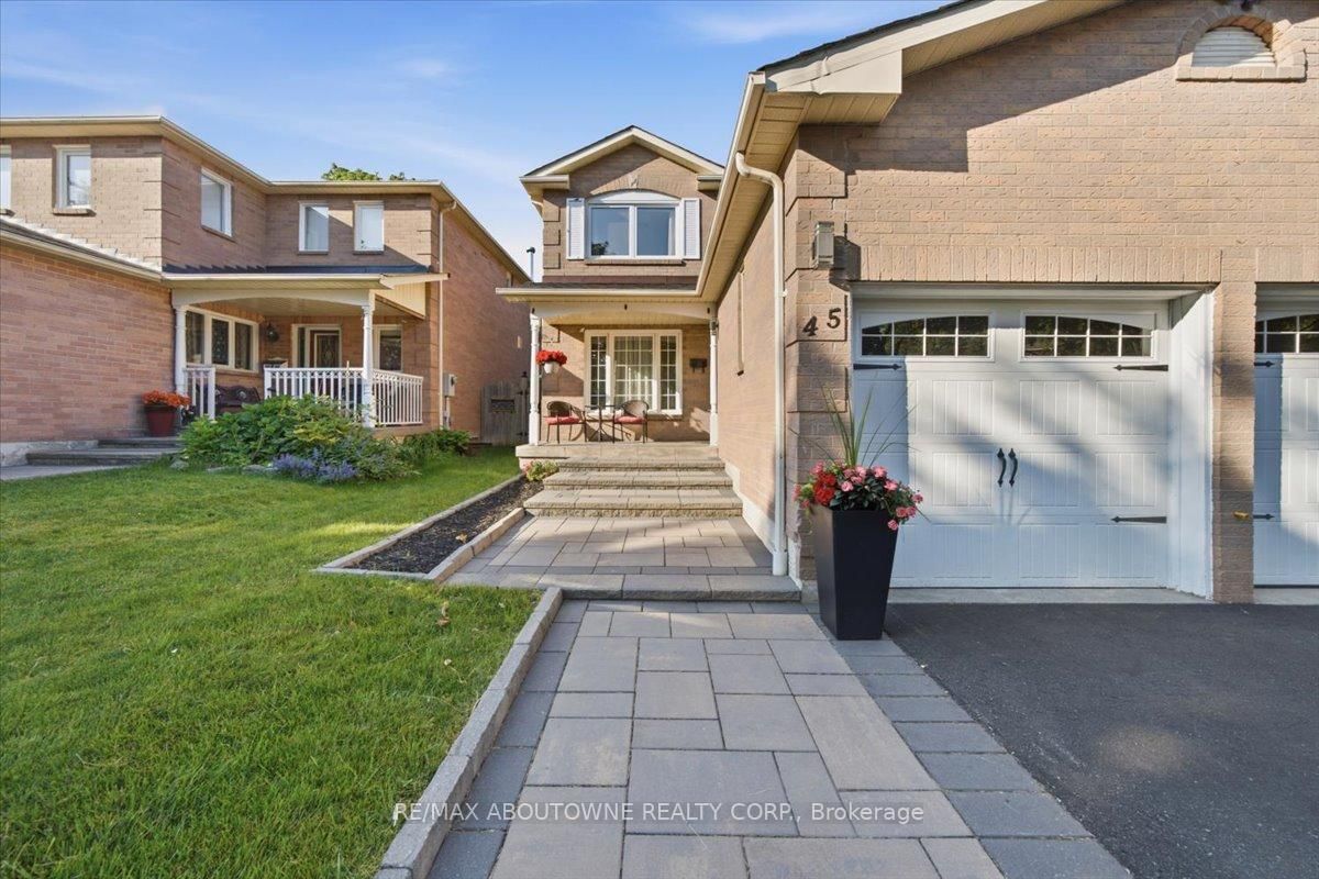 45 Willcocks Crescent • Ajax, ON photo 4