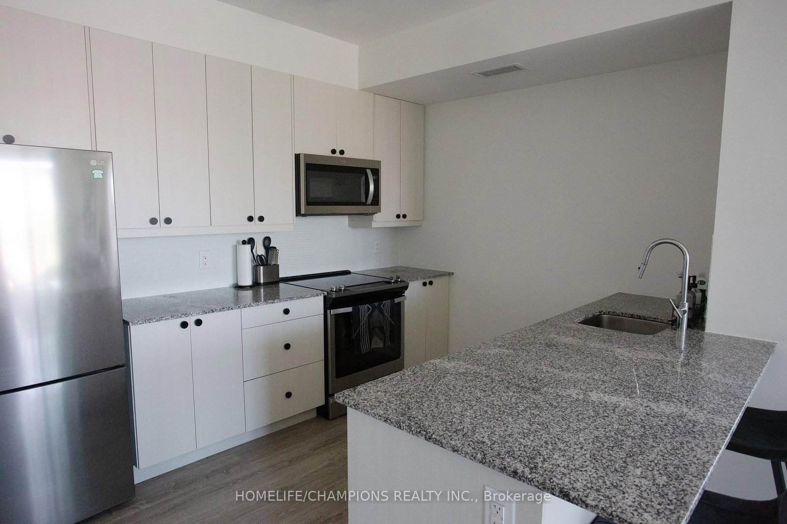 3655 Kingston Road • #610 • Toronto, ON photo 9