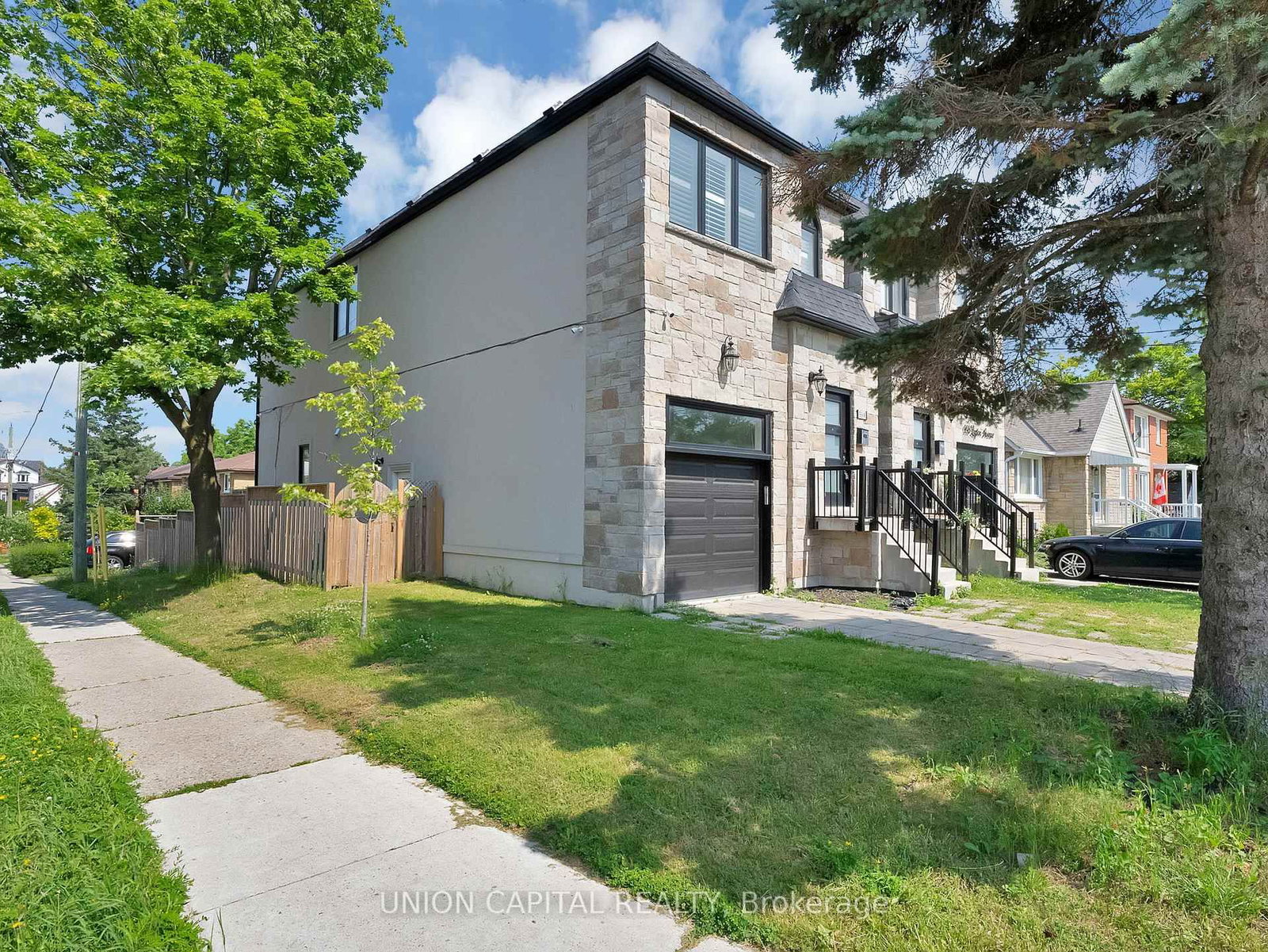 99A Leyton Avenue • Toronto, ON photo 46