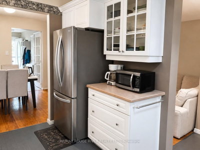 880 Castlegrove Avenue • Oshawa, ON photo 8
