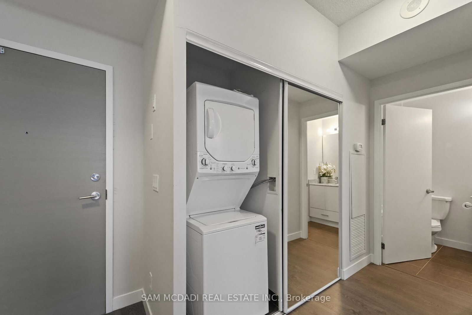 2055 Danforth Avenue • #903 • Toronto, ON photo 19