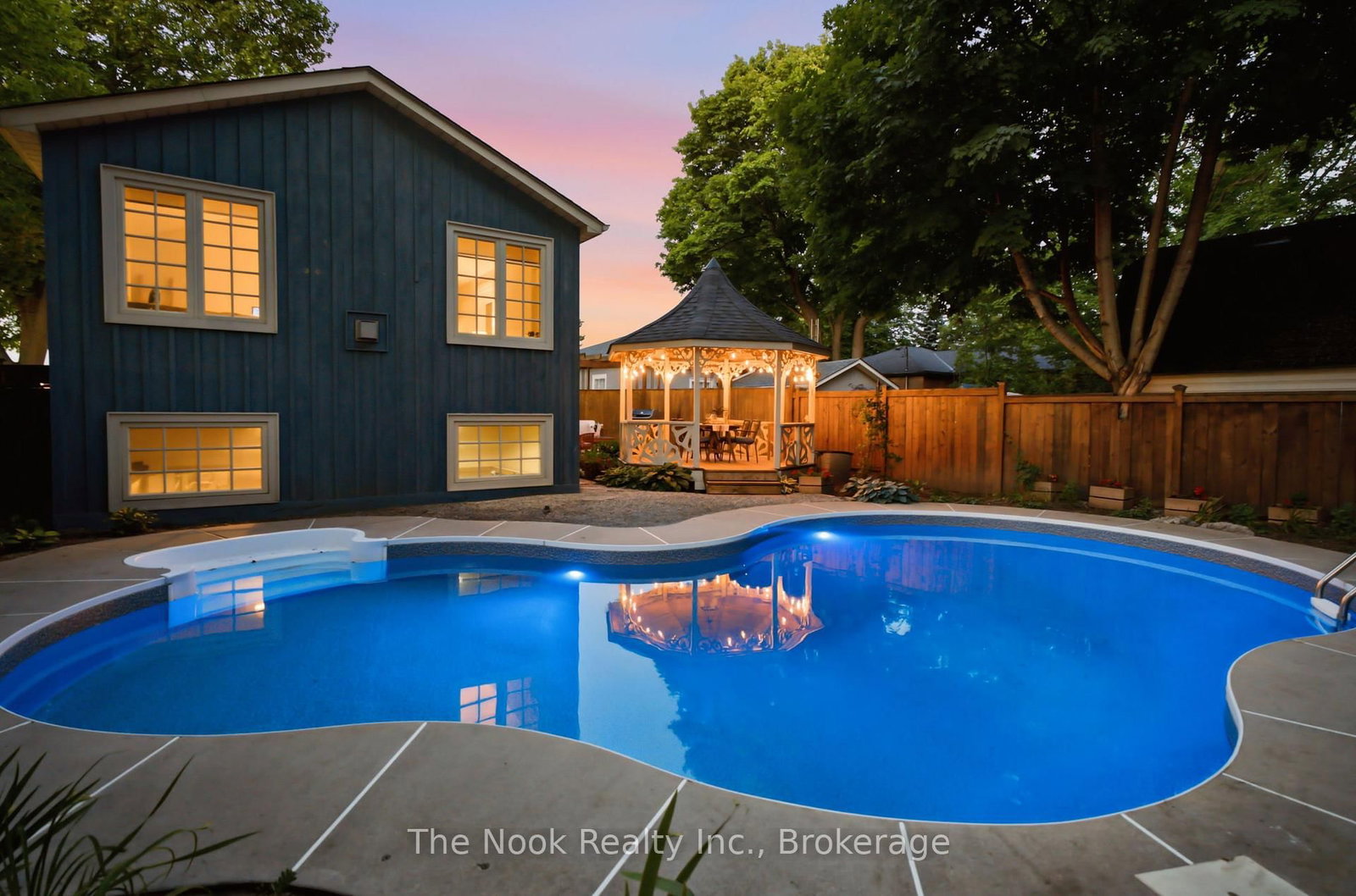 400 S Byron Street • Whitby, ON photo 1