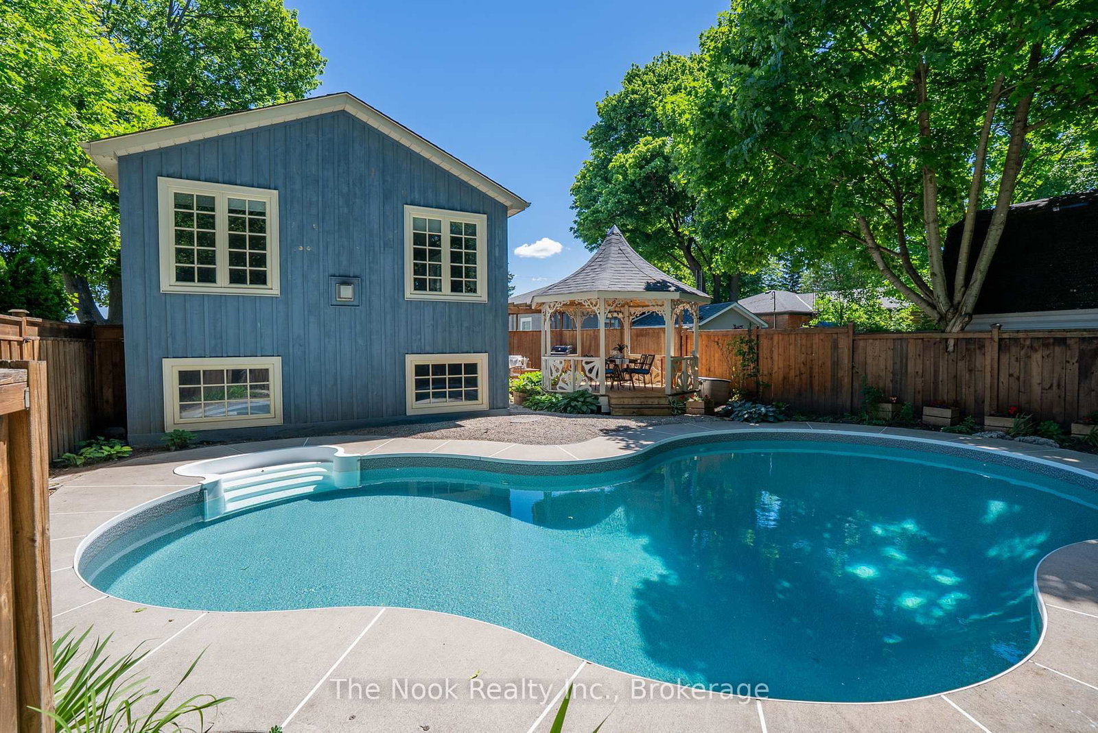 400 S Byron Street • Whitby, ON photo 39
