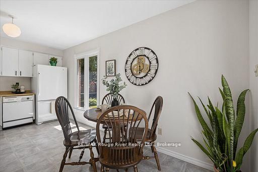 671 Greenbriar Drive • Oshawa, ON photo 12