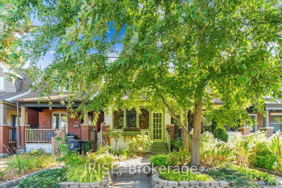 61 Chisholm Avenue, Toronto, ON