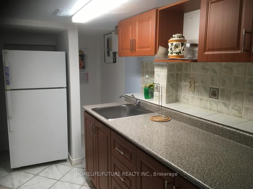 Bsmt - 70 Oakhaven Drive, Toronto 3