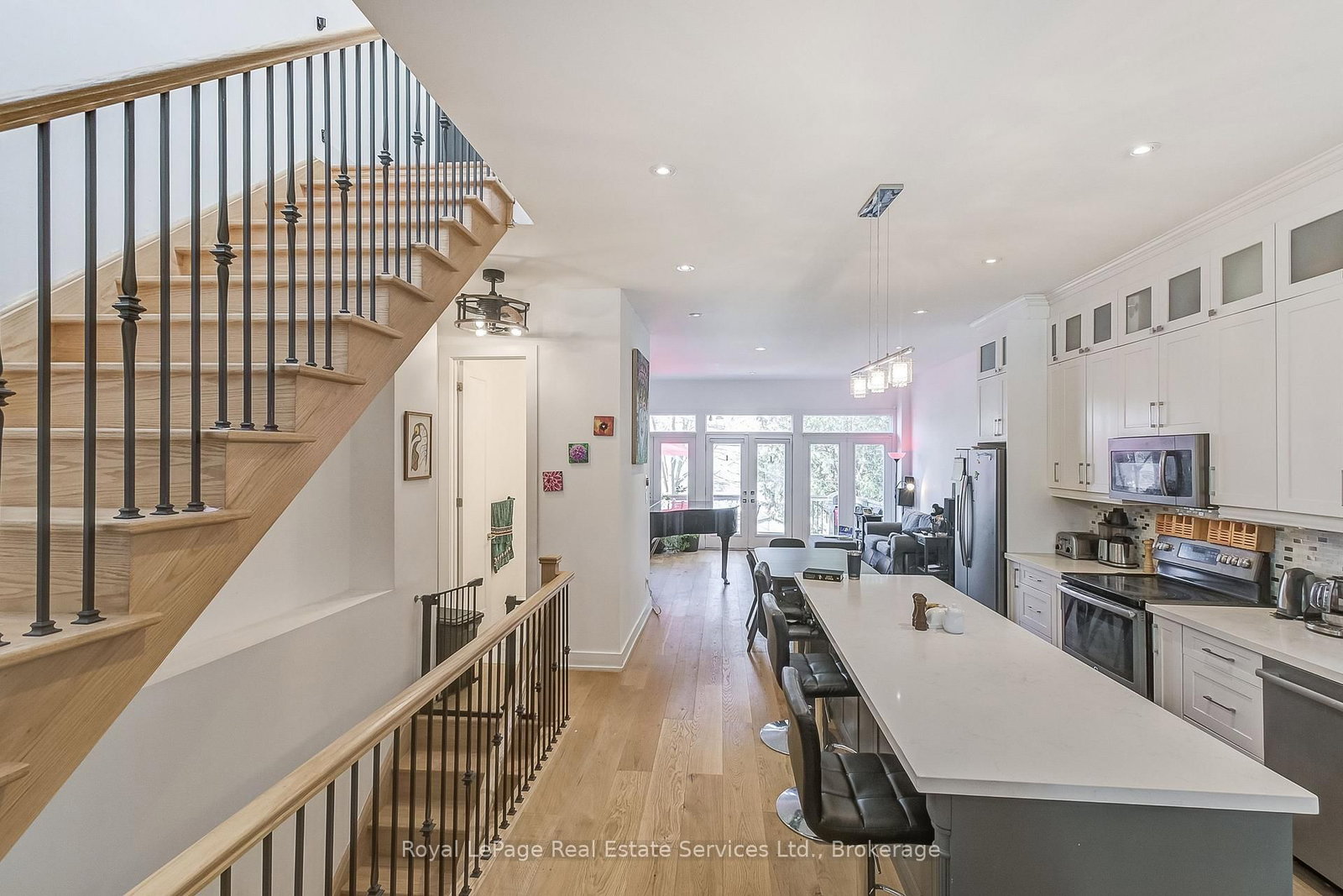 176 Leyton Avenue • Toronto, ON photo 10