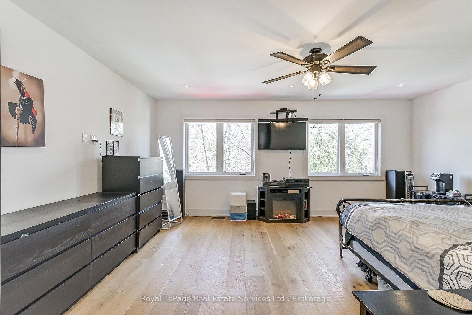 176 Leyton Avenue • Toronto, ON photo 17