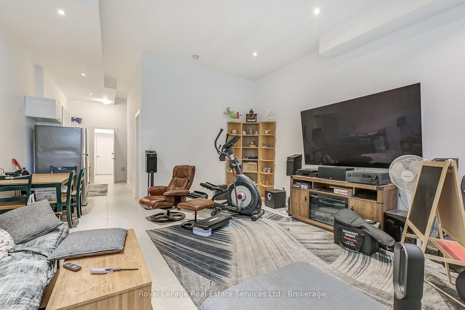 176 Leyton Avenue • Toronto, ON photo 25