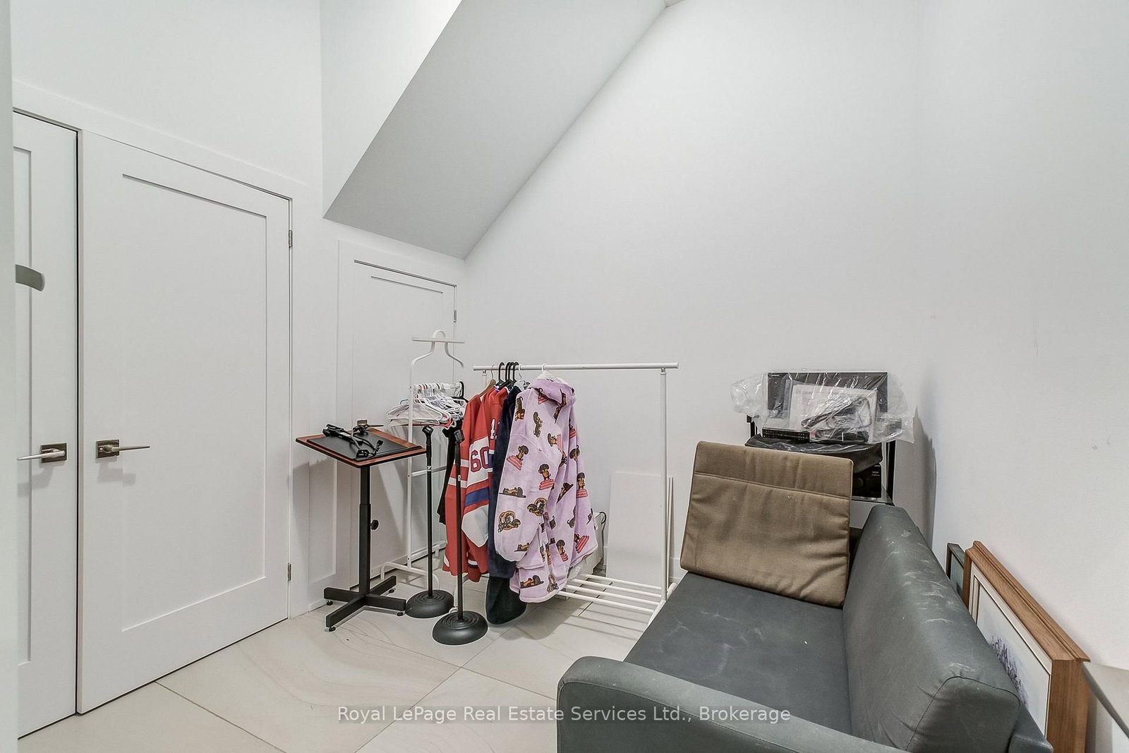 176 Leyton Avenue • Toronto, ON photo 27