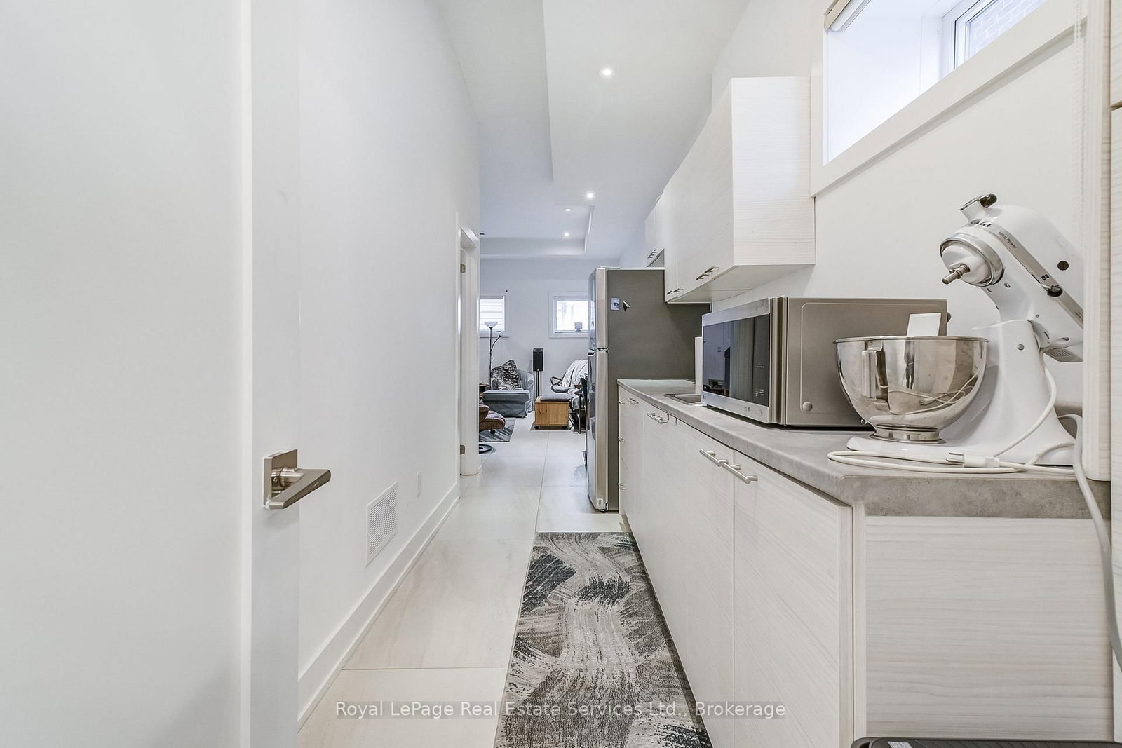 176 Leyton Avenue • Toronto, ON photo 28