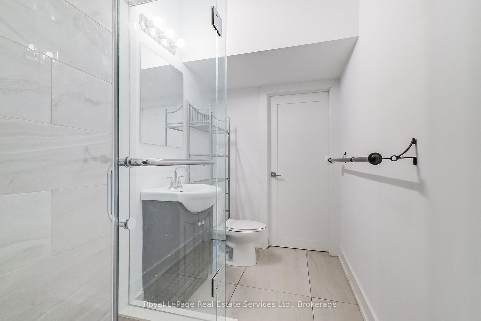 176 Leyton Avenue • Toronto, ON photo 29