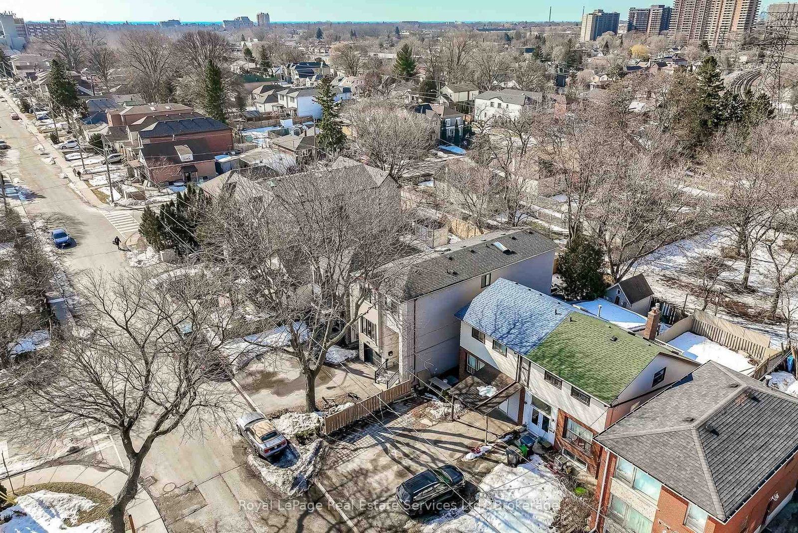 176 Leyton Avenue • Toronto, ON photo 37