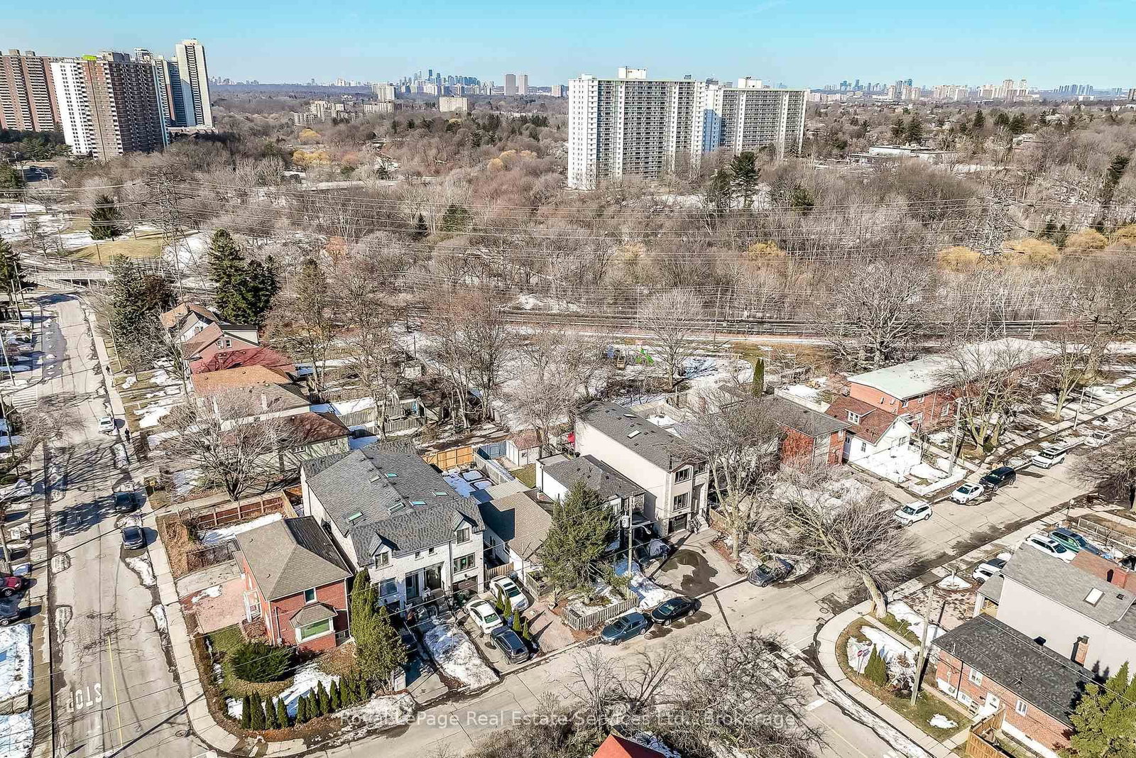 176 Leyton Avenue • Toronto, ON photo 39