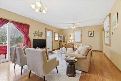 482 Simcoe Street N • Oshawa, ON photo 8