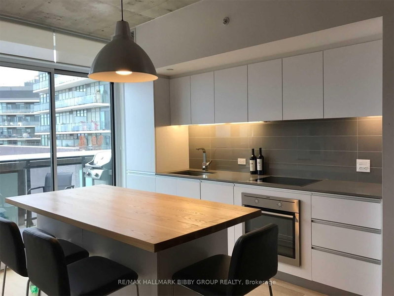 708 - 1190 Dundas Street E