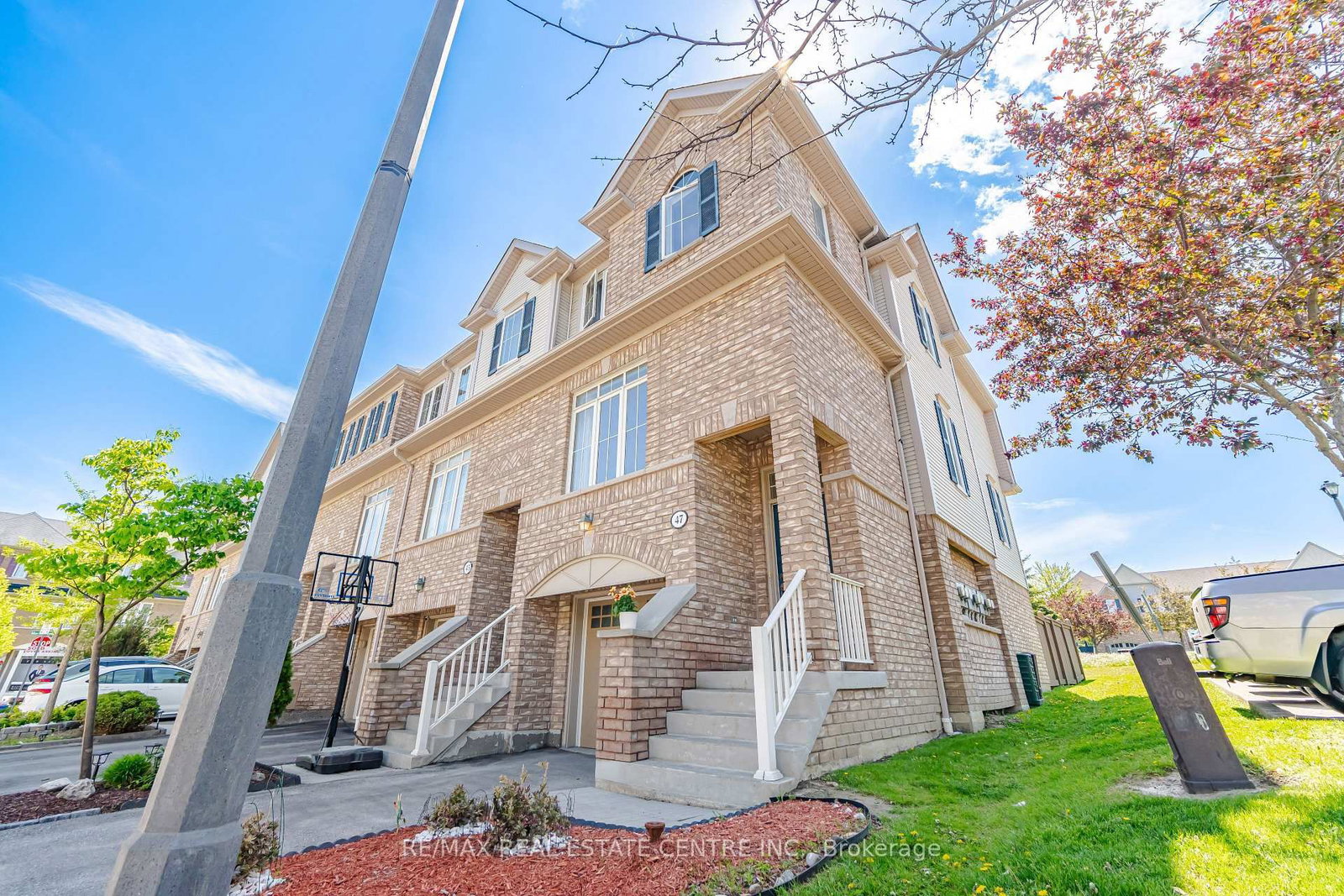 47 Martinworth Lane • Ajax, ON photo 3