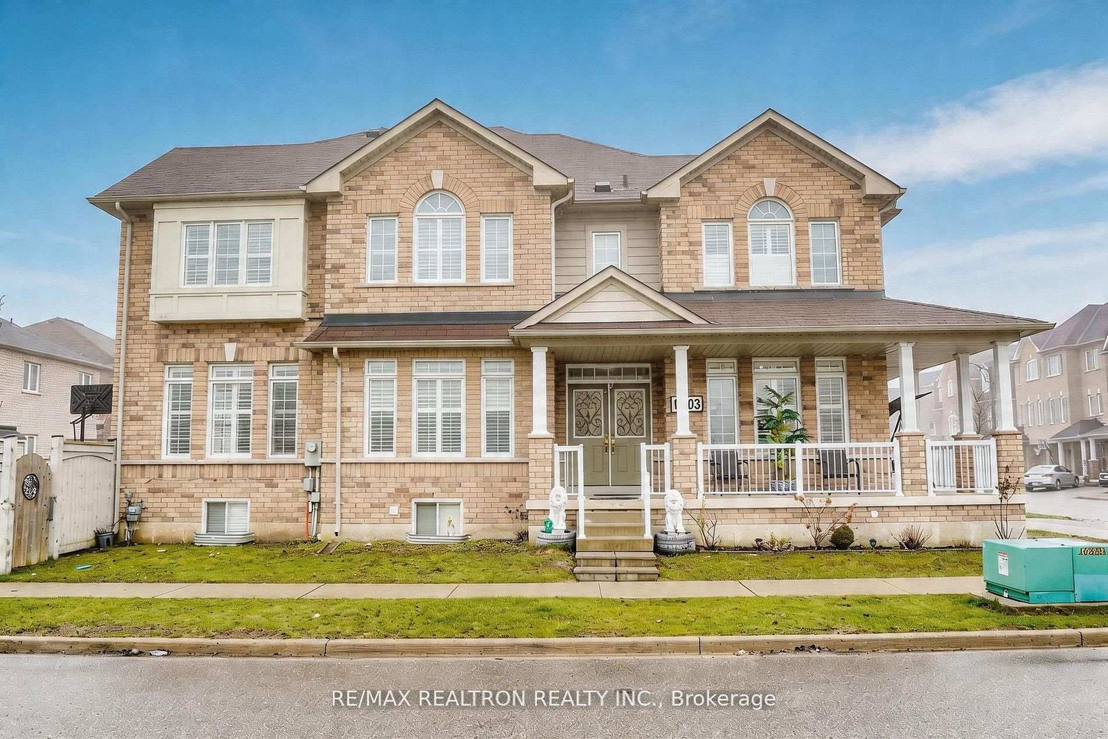 1603 Brandy Court • Pickering, ON photo 2