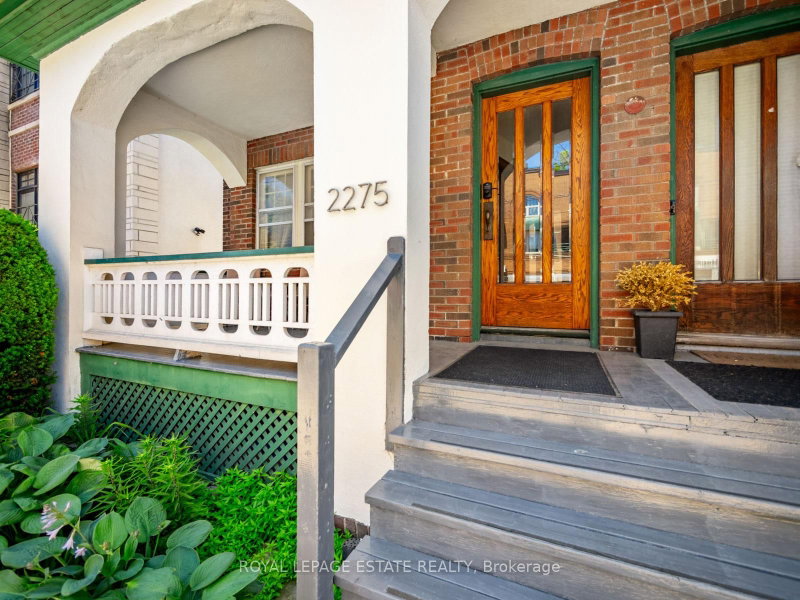 2275 Queen St E photo 4