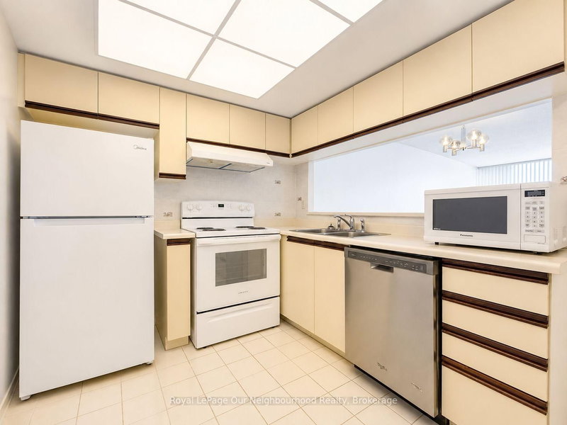 Unit 1103 — 330 Alton Towers Circle, Toronto