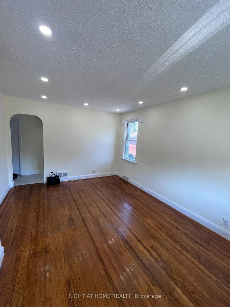 Main flloor - 224 College Avenue