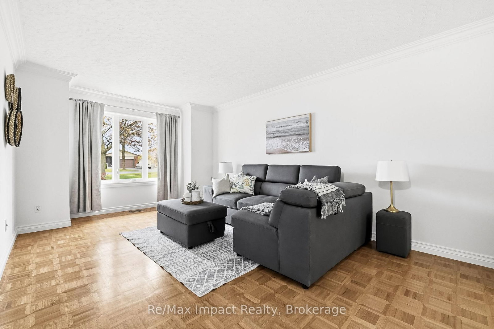 293 Blue Heron Drive • Oshawa, ON photo 4