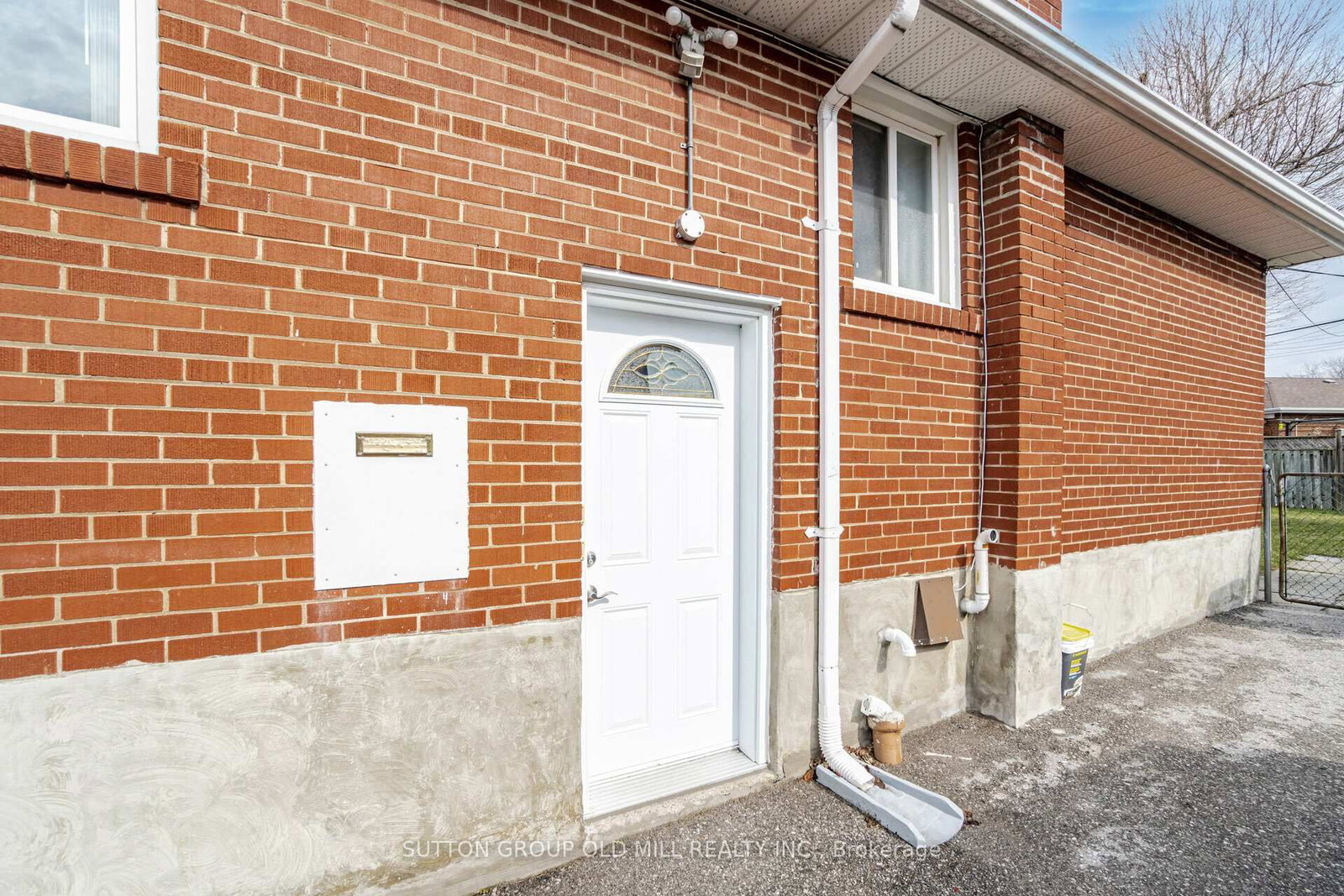 Lower-5 Applefield Drive, Toronto, ON, photo 2