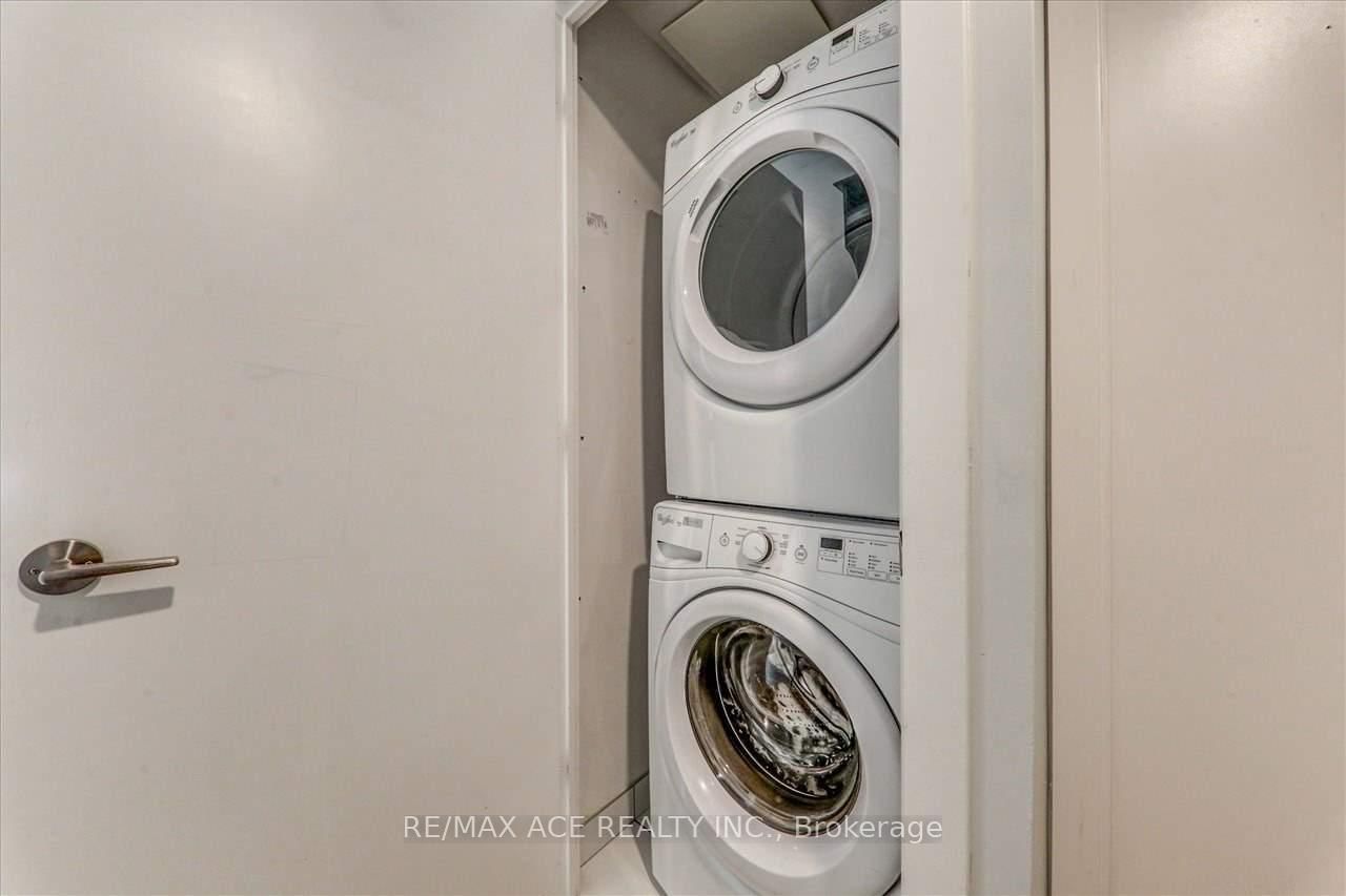 1960 Queen Street • #206 • Toronto, ON photo 25
