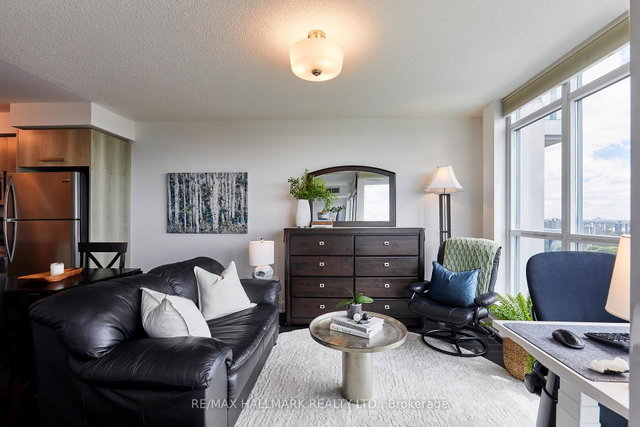 1804 - 1048 Broadview Avenue