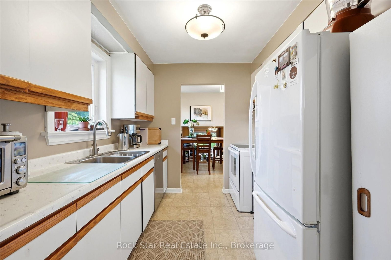 36 LANGEVIN Crescent • Toronto, ON photo 9