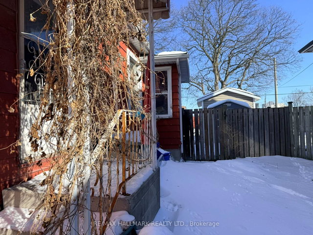 87 Gladstone Avenue