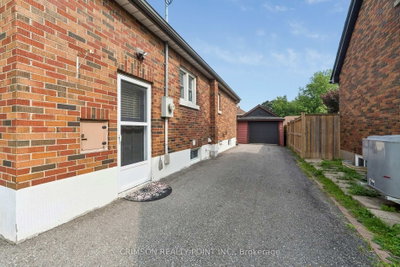 503 E Athol Street • Oshawa, ON photo 6